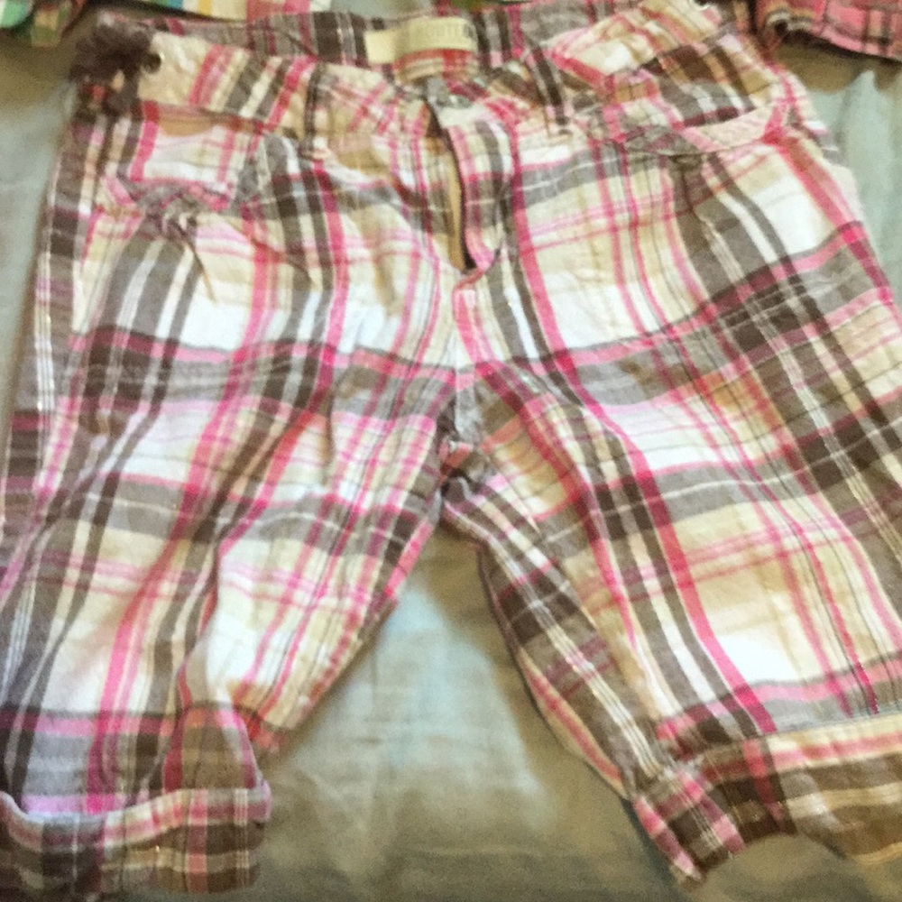 Five peice set patterened and solid color cargos.